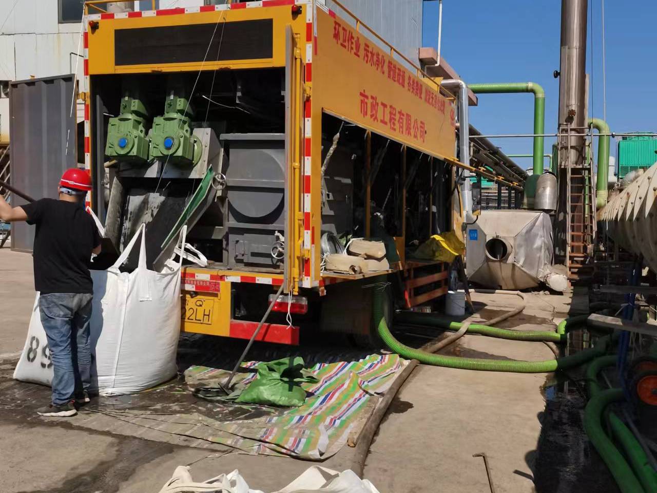 兰坪淤泥压干处理